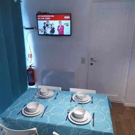 Apartment 21